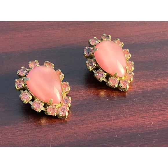 VTG Pink Cabochon Rhinestone Clip On Earrings Barbie Core Swiftie Glam Prom - Picture 1 of 6
